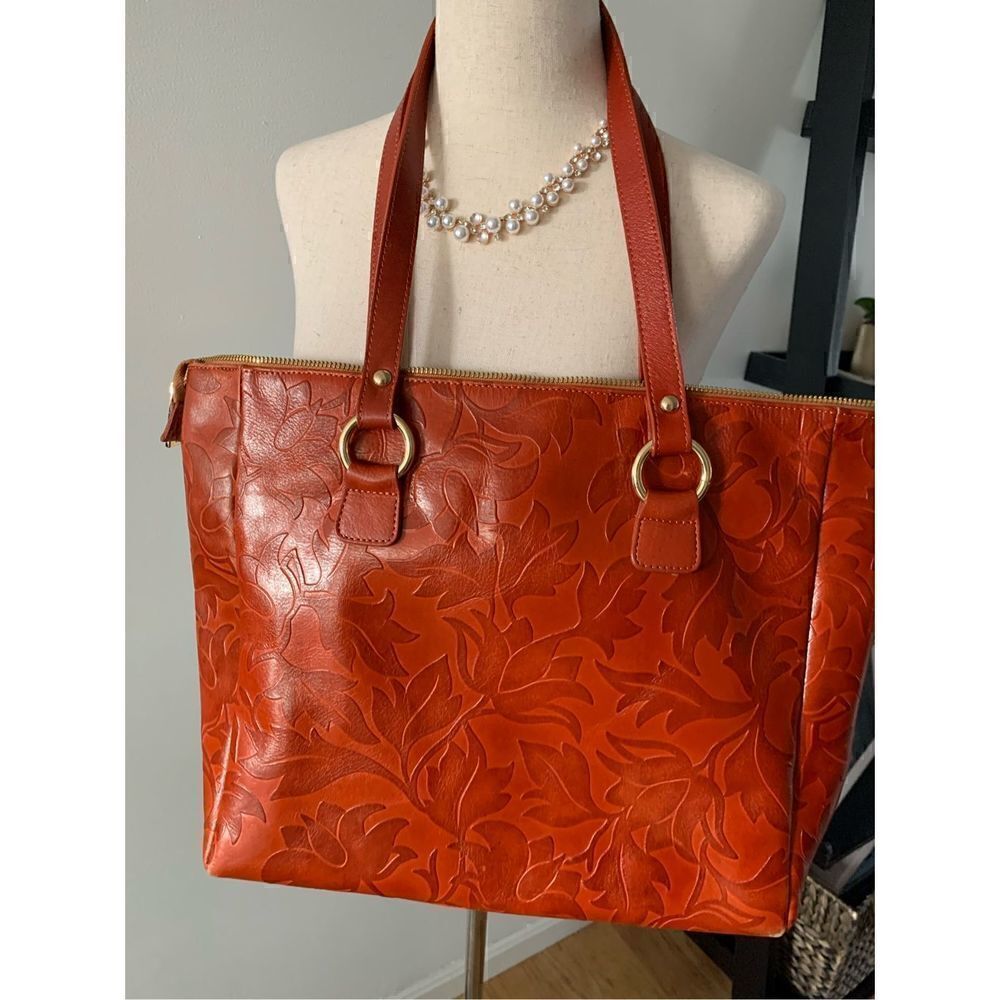 Ladies Valentina Embossed Leather Handbag Handmade in Italy - Picture 2 of 10